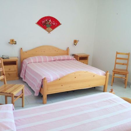 Hotel Panorama Badesi Luaran gambar